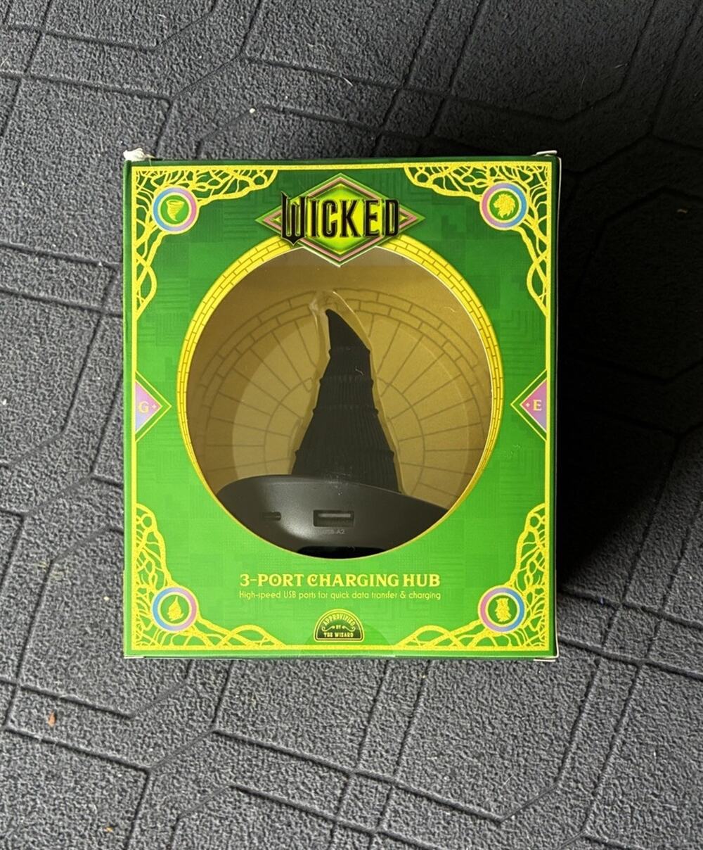 Universal Studios Wicked Black Wicked Witch Hat Charging Hub 3-Ports NEW Sealed